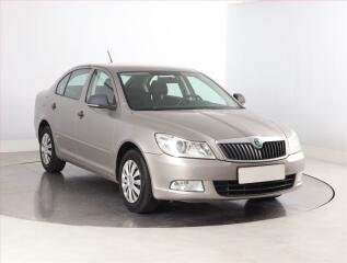 �koda Octavia 1.2 TSI, Serv.kniha, Xenony