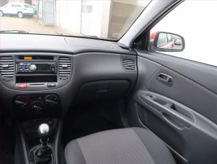 Kia Rio (2008) 1.4 16V, po STK, jezdí výborně - náhled 8