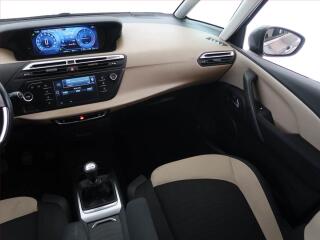 Peugeot 2008 (2021) Active Pack 1.2 PureTech, ČR - náhled 8