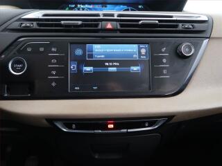 Peugeot 2008 (2021) Active Pack 1.2 PureTech, ČR - náhled 12