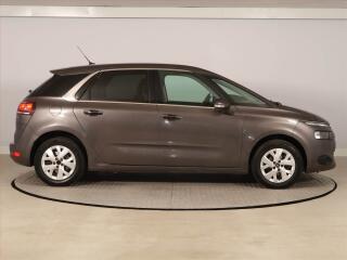 Peugeot 2008 (2021) Active Pack 1.2 PureTech, ČR - náhled 6