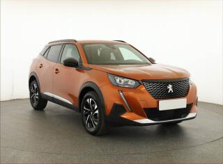 Peugeot 2008 Allure 1.2 PureTech, Automat