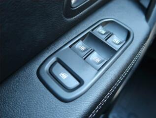 Toyota C-HR (2018) 1.8 Hybrid, ČR,1. MAJ.,HYBRID - náhled 14