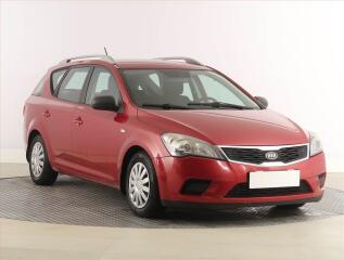 Kia Ceed 1.6 CRDi, slu�n� stav
