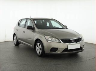 Kia Ceed 1.4 CVVT, �R,1.maj, nov� STK