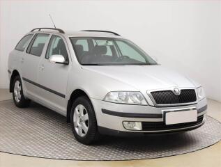 �koda Octavia Ambiente 1.6, nov� STK, Ta�n�