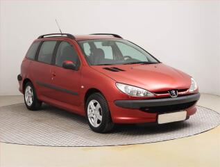 Peugeot 206 1.1 i, po STK, obl�ben� v�z