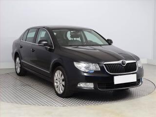 �koda Superb Elegance 1.4 TSI, Navi, Xenony
