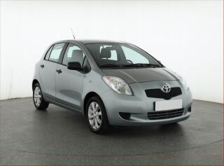 Toyota Yaris 1.3, Serv.kniha