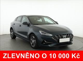 Hyundai i30 1.5 T-GDI MHEV, �R,1.maj