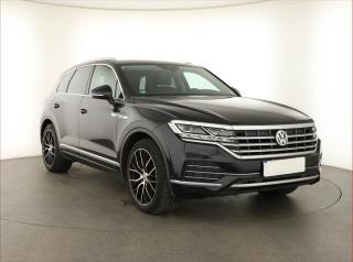 Volkswagen Touareg 3.0 TDI, DPH, servis, R21