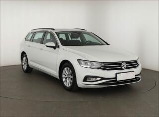 Volkswagen Passat 1.5 TSI, Serv.kniha, Navi