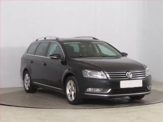 Volkswagen Passat Highline 2.0 TDI, Navi, Xenony