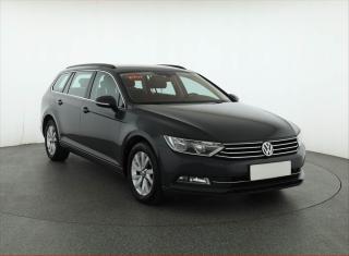 Volkswagen Passat 2.0 TDI, Serv.kniha, Navi