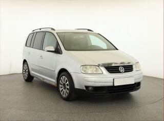 Volkswagen Touran 1.9 TDI, nov� STK, Ta�n�