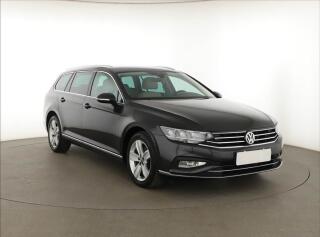 Volkswagen Passat Elegance 2.0 TDI, �R,1.maj