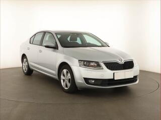 �koda Octavia 2.0 TDI, Xenony, Tempomat