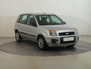 Ford Fusion 1.4, nov� STK, zamluveno