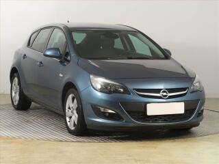 Opel Astra 1.4 T, �R,1.maj, Serv.kniha