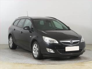 Opel Astra 1.4 T, Tempomat, Park.�senzory