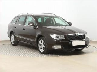 koda Superb 2.0 TDI, Xenony, Tempomat