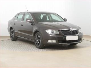 koda Superb 2.0 TDI, Xenony, Tempomat