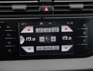 Toyota C-HR (2017) Executive 1.2 Turbo - náhled 13