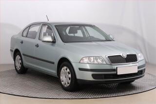 �koda Octavia 1.6, �R,1.maj, Serv.kniha