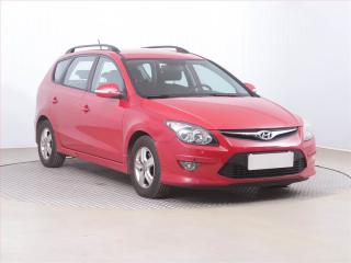 Hyundai i30 1.6 CVVT, nov� STK, zamluveno