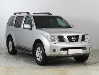 Nissan Pathfinder 2.5 dCi, 4X4, Navi, Xenony