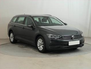 Volkswagen Passat Business 1.5 TSI, R, DPH!