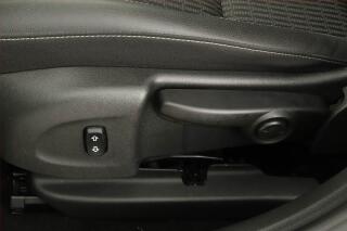 Opel Astra (2022) 1.5 CDTI, Kůže, Tempomat - náhled 13