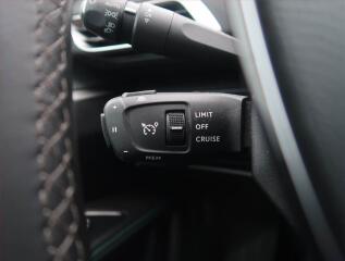 Hyundai i30 (2022) 1.5 T-GDI MHEV, Automat - náhled 22