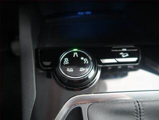 Hyundai i30 (2022) 1.5 T-GDI MHEV, Automat - náhled 23