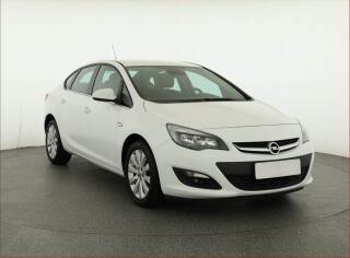 Opel Astra 1.4 T, �R,1.maj, Serv.kniha