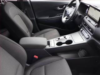 Hyundai Kona (2022) Electric 39 kWh, SoH 100% - náhled 9