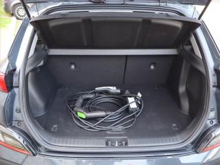 Hyundai Kona (2022) Electric 39 kWh, SoH 100% - náhled 17