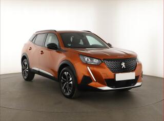 Peugeot 2008 Allure 1.2 PureTech, Automat