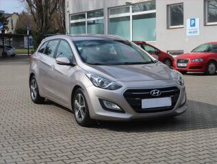 Hyundai i30 1.6 GDI, Serv.kniha, Tempomat