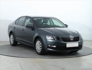 koda Octavia 1.5 TSI, R,1.maj, Tempomat