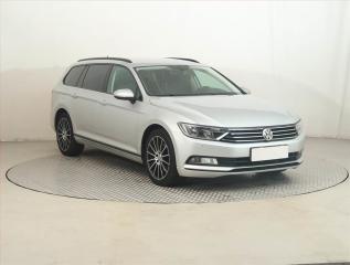Volkswagen Passat 2.0 TDI, Serv.kniha, Navi