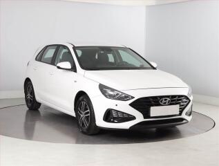 Hyundai i30 1.5 DPI, �R,1.maj, Serv.kniha
