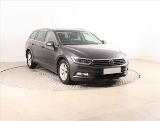 Volkswagen Golf 1.6 TDI, Serv.kniha, Navi