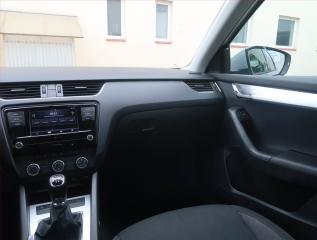 Škoda Octavia (2017) Ambition 1.6 TDI, Tempomat - náhled 8