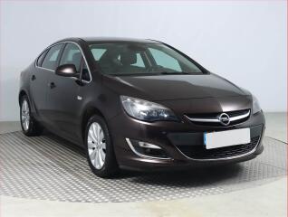 Opel Astra 1.4 T, Tempomat, Vyh�.�seda�ek