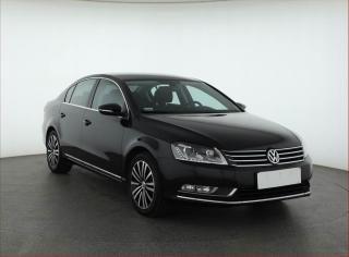 Volkswagen Passat 1.4 TSI, Navi, Xenony