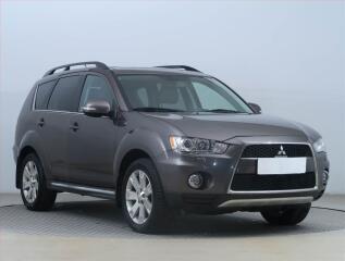 Mitsubishi Outlander Instyle 2.2 DI-D, 4X4, 7�m�st