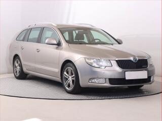 �koda Superb 1.6 TDI, Serv.kniha, Xenony