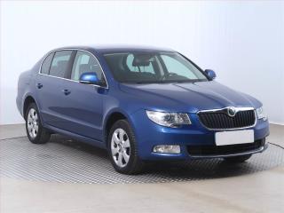 koda Superb 2.0 TDI, Bi-Xenony, Tempomat