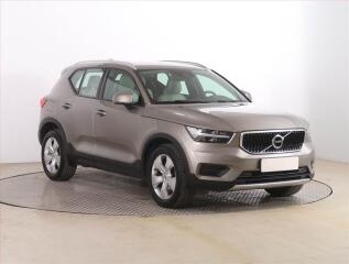 Volvo XC40 Momentum Pro T3